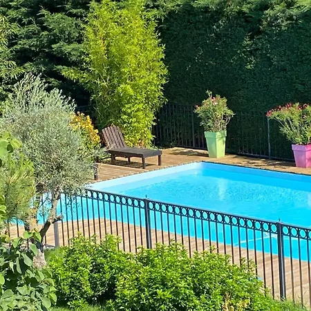 Grand Famille Piscine Climatise Hébergement de vacances *